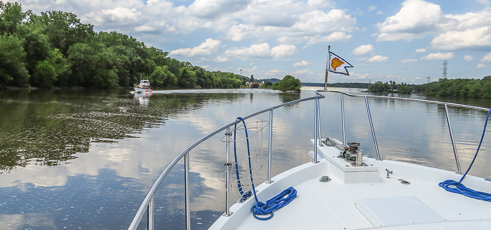 Boating along the Erie Canal, part of the Great Loop (credit: Gladys Lorraine Buzzell)